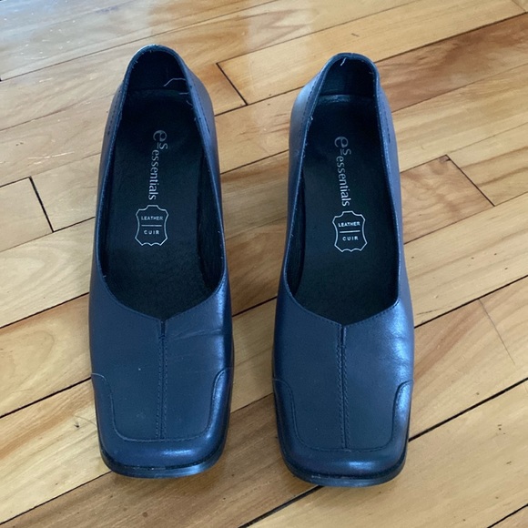 Essential - Picture 1 of 2